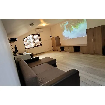 Eva Mamaia Villa *